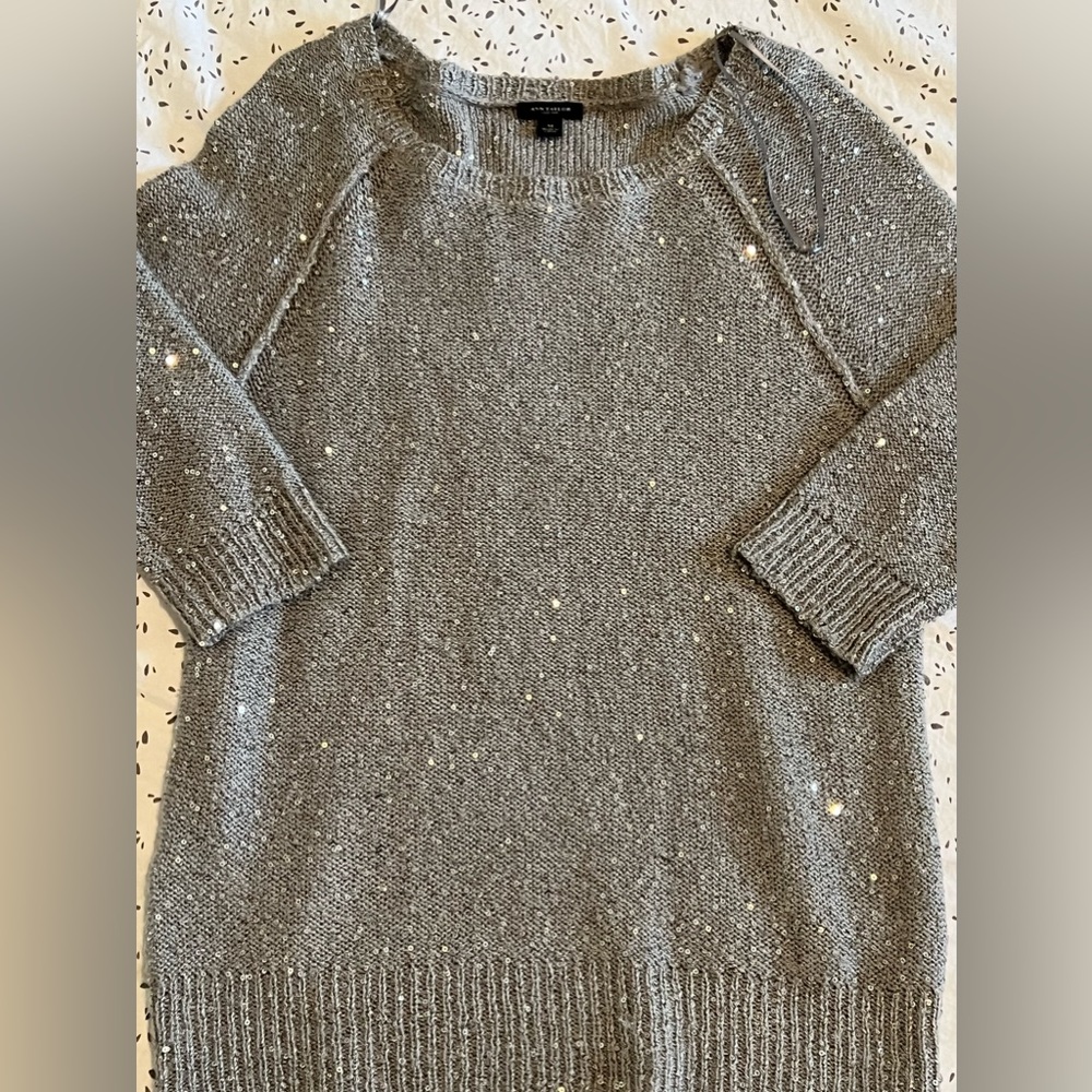 Holiday Ready! Ann Taylor sweater S:M